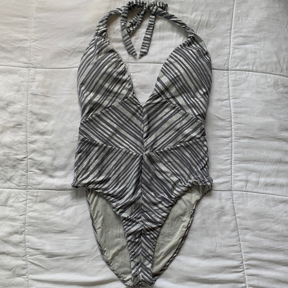 BCBGMAXAZRIA Plunge V-Neck One Piece Striped Halter Gray/Silver Swimsuit Size10